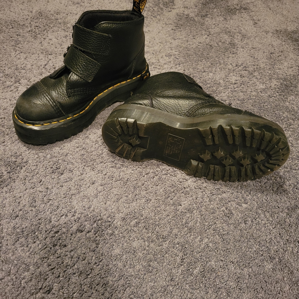 Doc Marten Black Leather Boots Size 7 - Picture 3 of 3